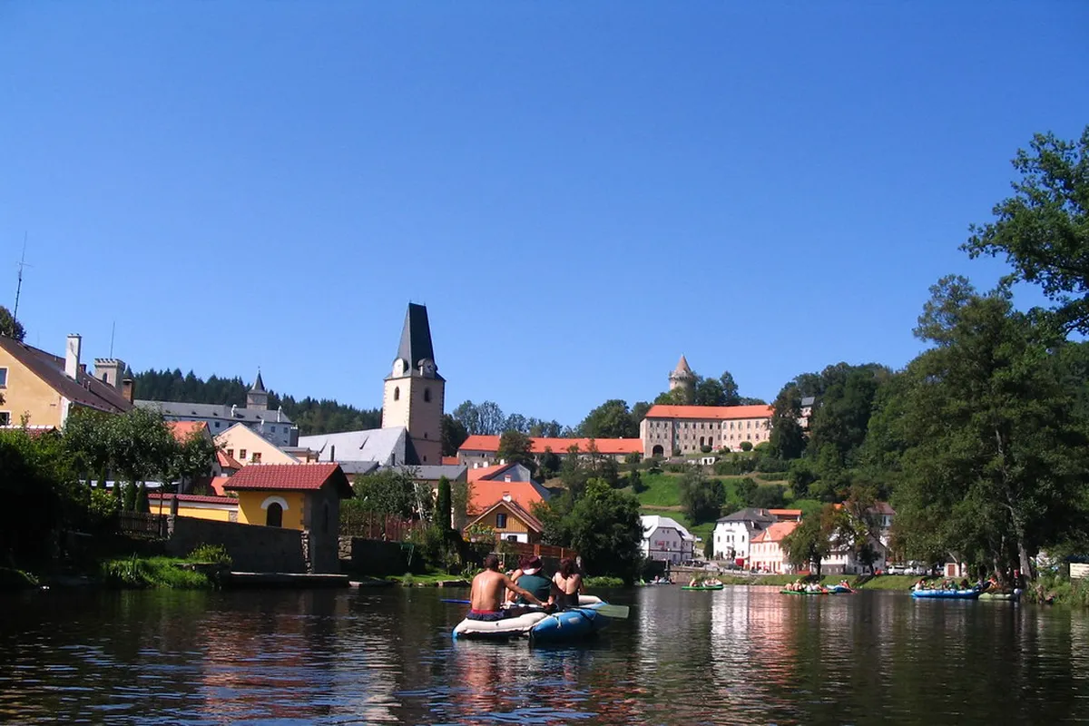 Cesky Krumlov Guide 2026: Best Things to Do, Castle Tours & Sights
