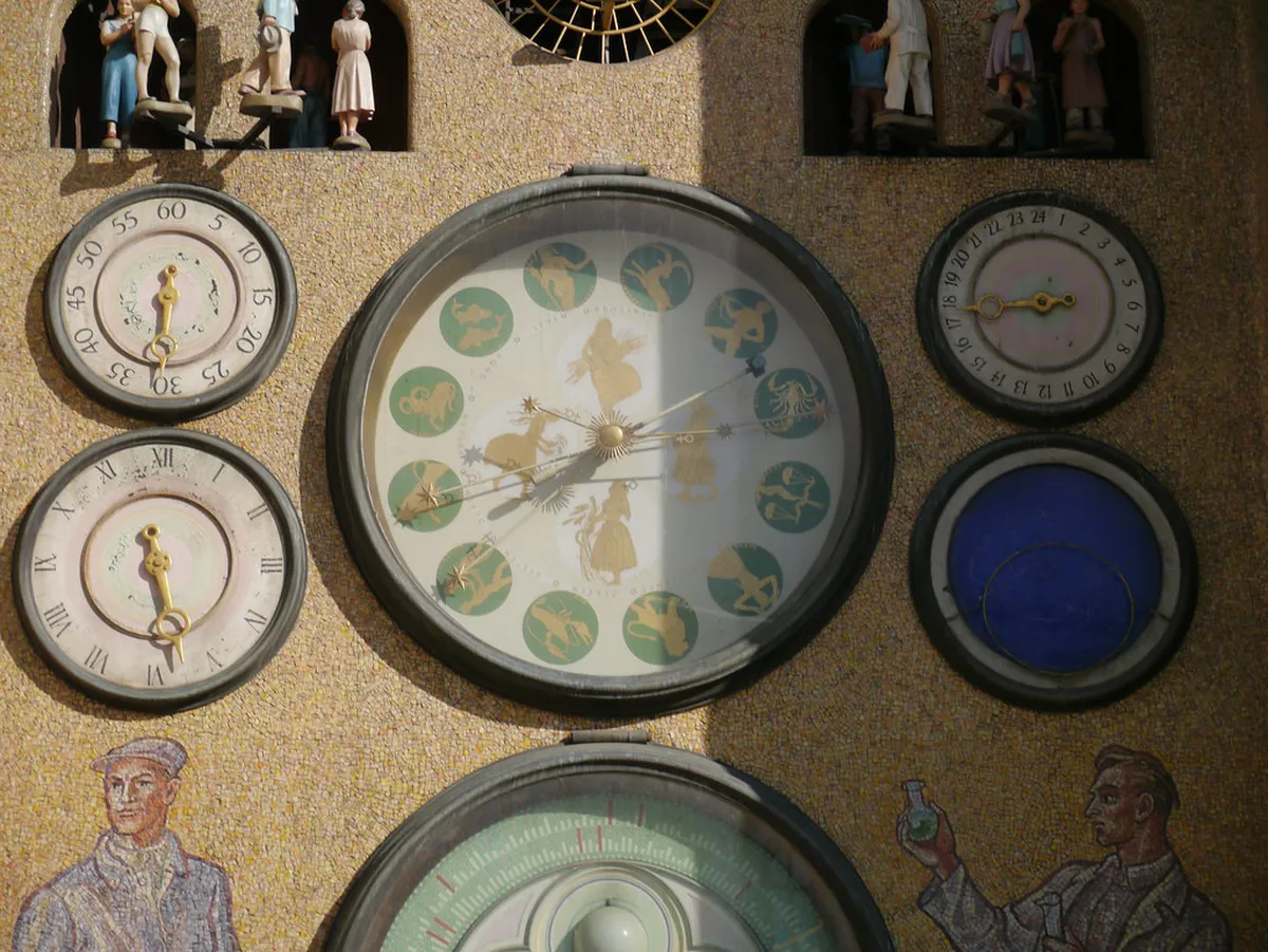 Olomouc Astronomical Clock History: 11 Best Sights