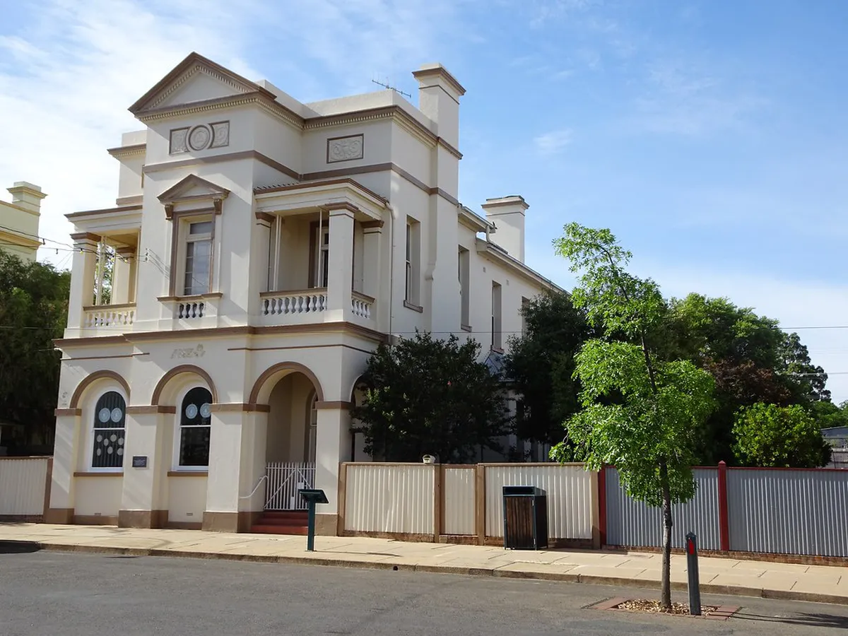 Dancing House Architecture and Visiting Guide